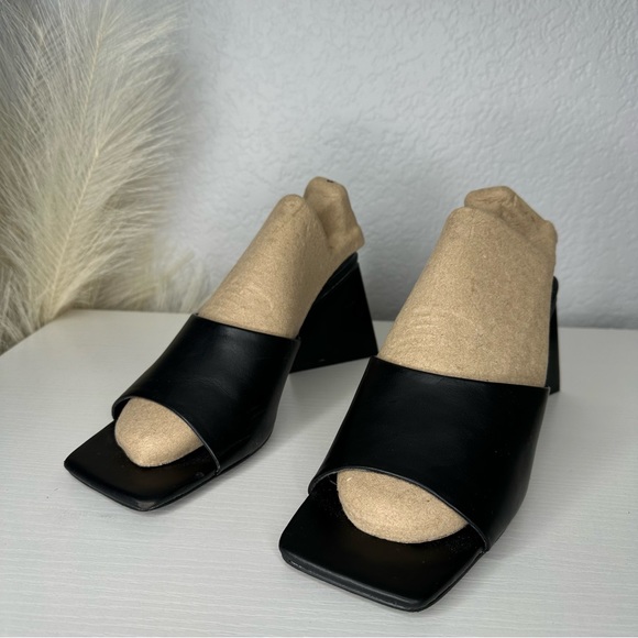 Donated Steve Madden Block Heel Square Toe - Picture 2 of 6